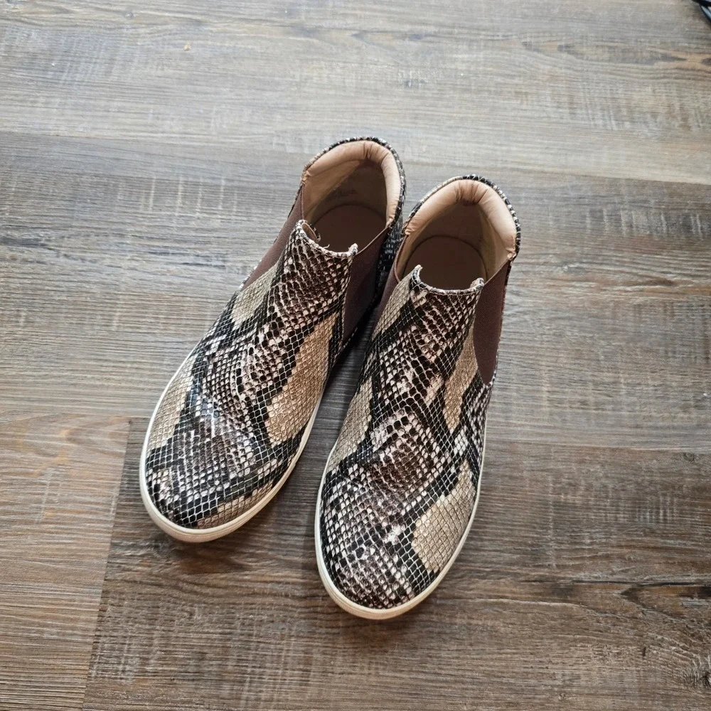 Coconuts by Matisse Womens Snakeskin Print‎ Slip On Sneakers Brown Tan Size 9.5